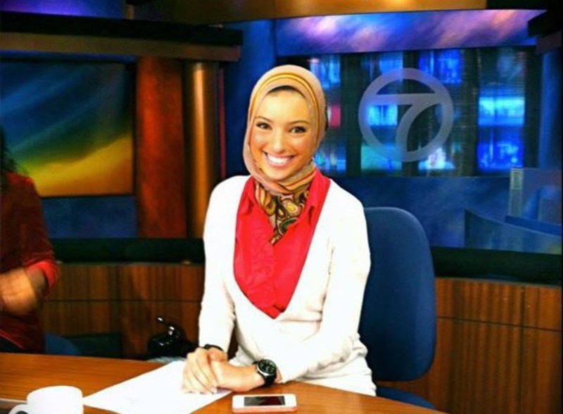 نور تاجوري‬‎ أول فتاة محجبة تقدم الأخبار في أمريكا تعرفي على قصتها